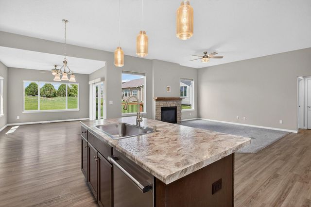 2446 Pheasant Creek Circle, Davenport, IA 52807