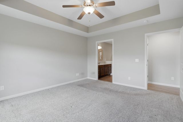2446 Pheasant Creek Circle, Davenport, IA 52807