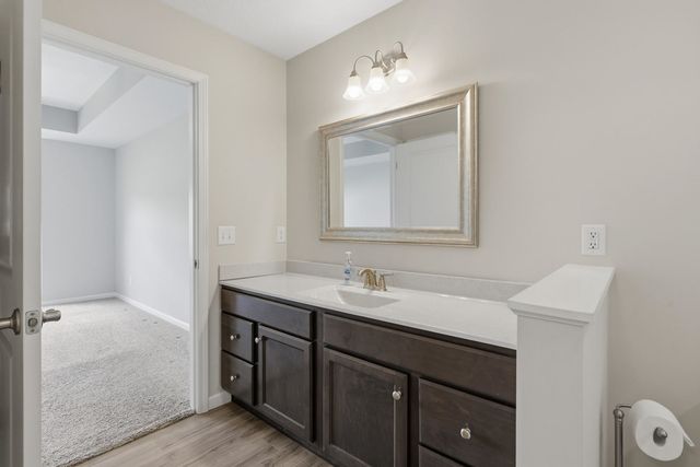 2446 Pheasant Creek Circle, Davenport, IA 52807