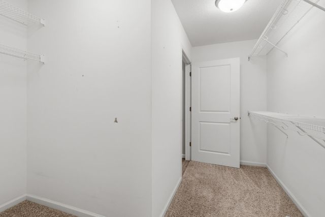 2446 Pheasant Creek Circle, Davenport, IA 52807