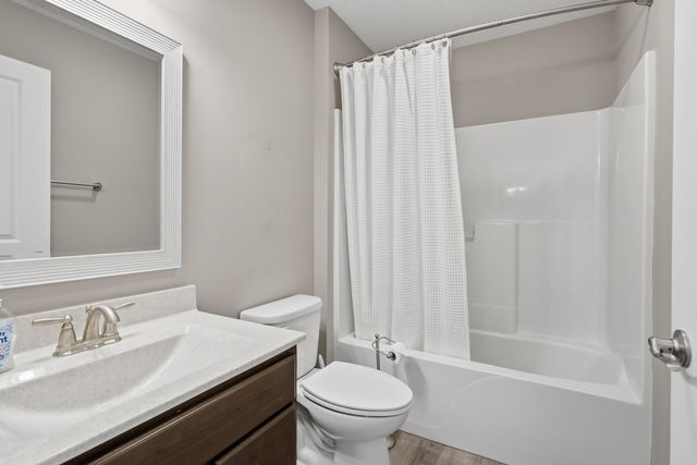 2446 Pheasant Creek Circle, Davenport, IA 52807