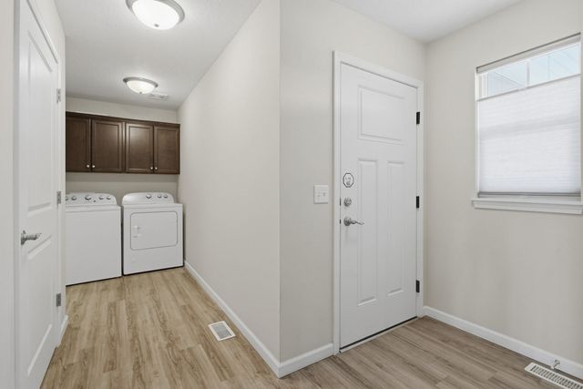 2446 Pheasant Creek Circle, Davenport, IA 52807