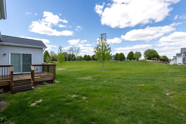 2446 Pheasant Creek Circle, Davenport, IA 52807