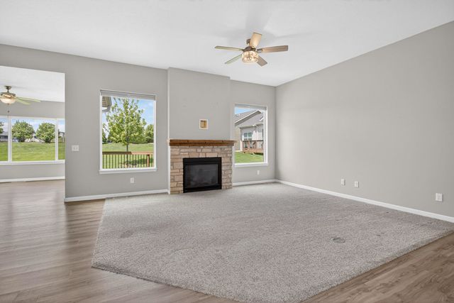 2446 Pheasant Creek Circle, Davenport, IA 52807