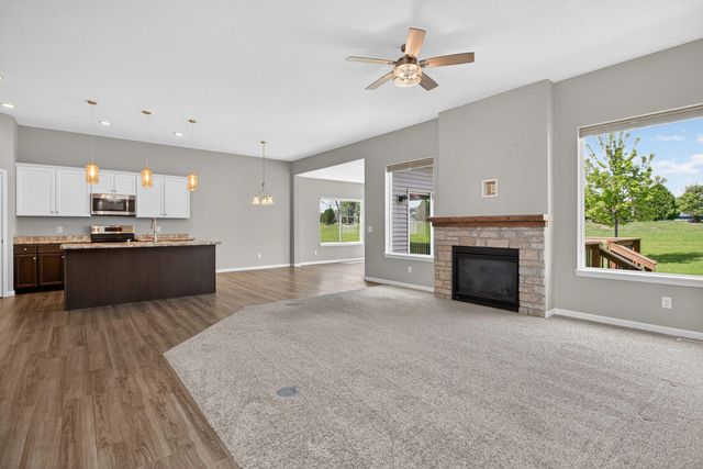 2446 Pheasant Creek Circle, Davenport, IA 52807