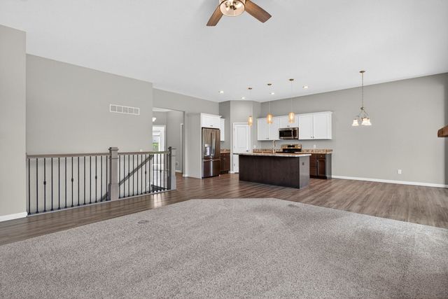 2446 Pheasant Creek Circle, Davenport, IA 52807