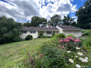 85 Ten Acre Road, Middletown, CT 06457
