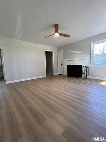 3229 E Enos Avenue, Springfield, IL 62702