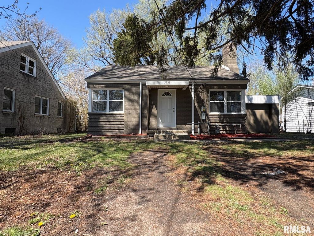3229 E Enos Avenue, Springfield, IL 62702