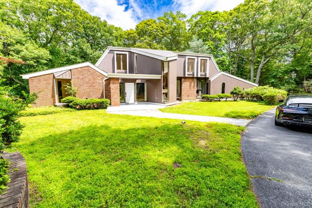 12 Lost Meadow Lane, Belle Terre, NY 11777
