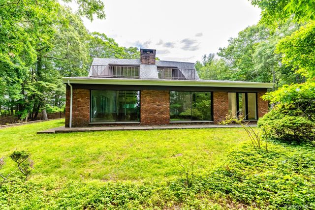12 Lost Meadow Lane, Belle Terre, NY 11777