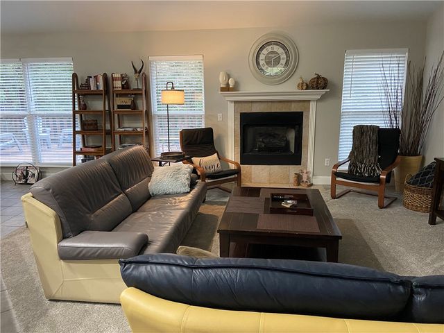 15 Rillington Drive, Bella Vista, AR 72714