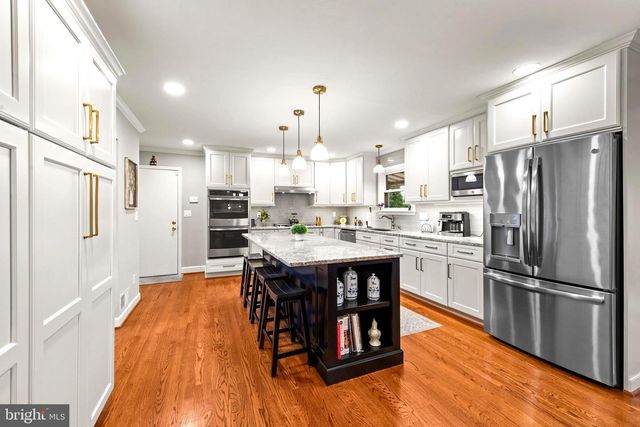 6 SANDSPRING CT, Cockeysville, MD 21030