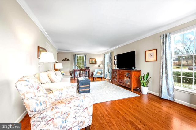 6 SANDSPRING CT, Cockeysville, MD 21030