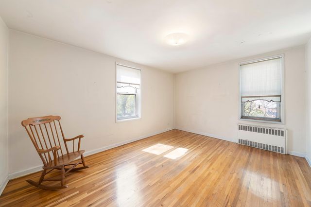 221 McDonald Ave Apt 4N, New York City, NY 11218