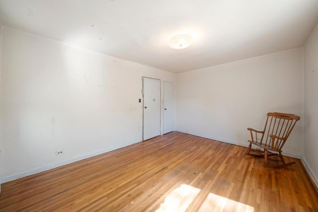 221 McDonald Ave Apt 4N, New York City, NY 11218