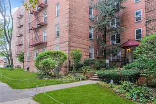 221 McDonald Ave Apt 4N, New York City, NY 11218