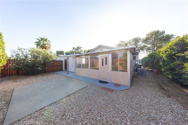 222 Dawn Way, Banning, CA 92220