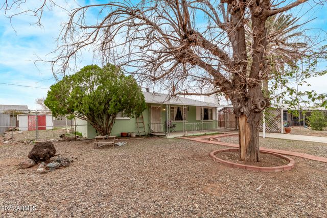270 Debs Circle, Morristown, AZ 85342