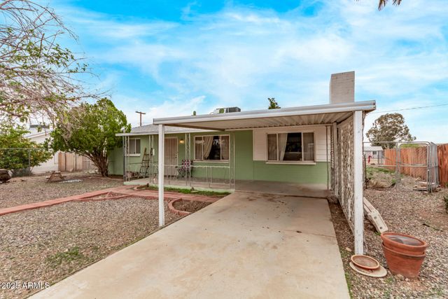 270 Debs Circle, Morristown, AZ 85342
