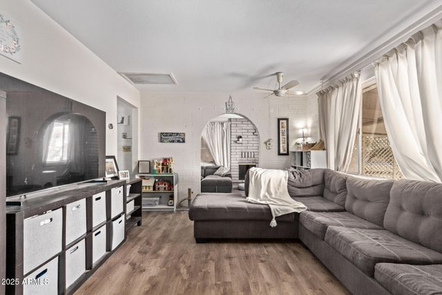 270 Debs Circle, Morristown, AZ 85342