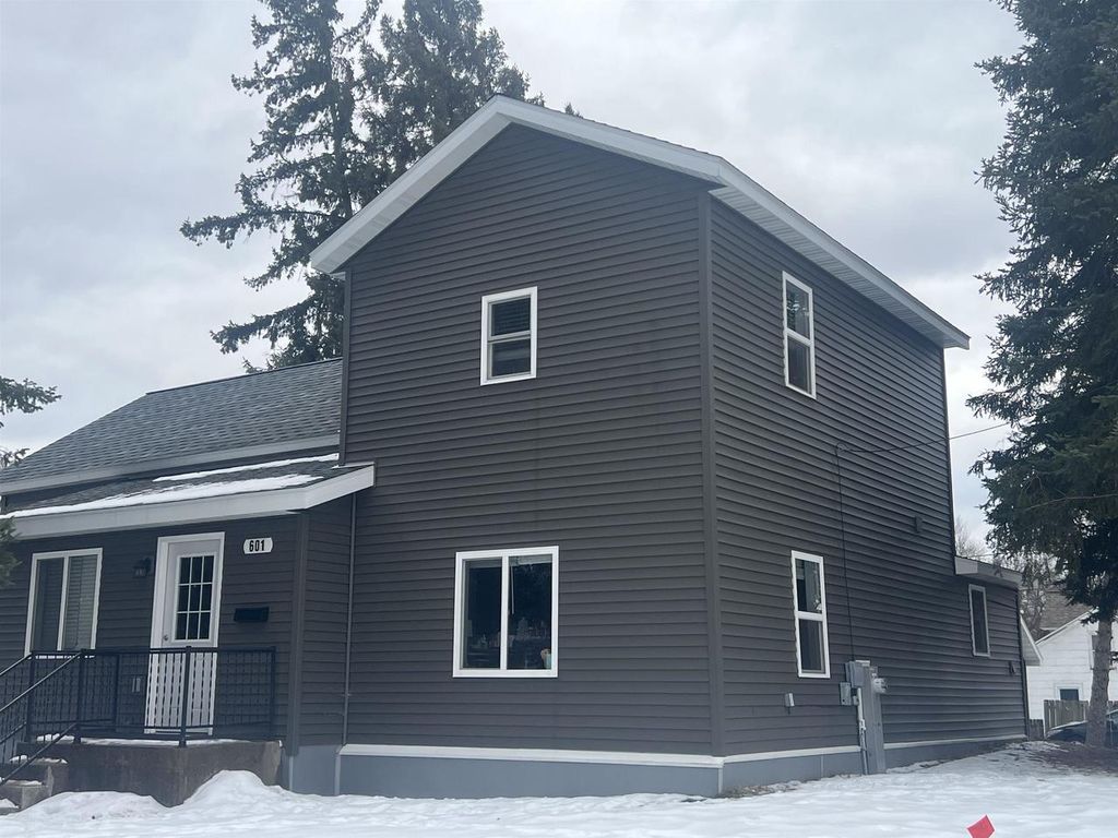 601 5TH AVENUE, Stevens Point, WI 54481