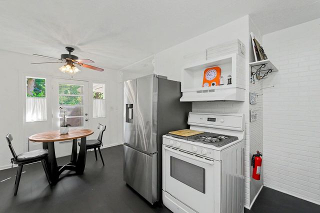427 Ivah, Haysville, KS 67060