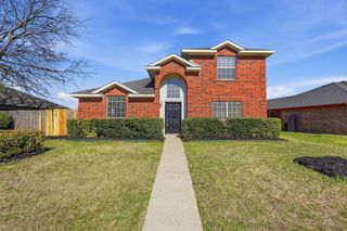 736 Trees Drive, Cedar Hill, TX 75104