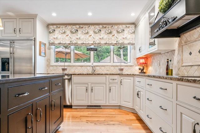 8359 DRURY LN, Germantown, TN 38139