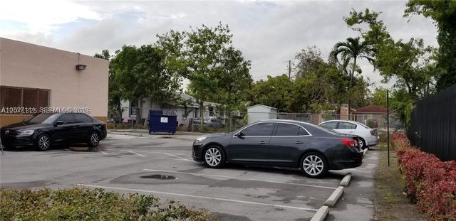 2387 NW 54th St, Miami, FL 33142