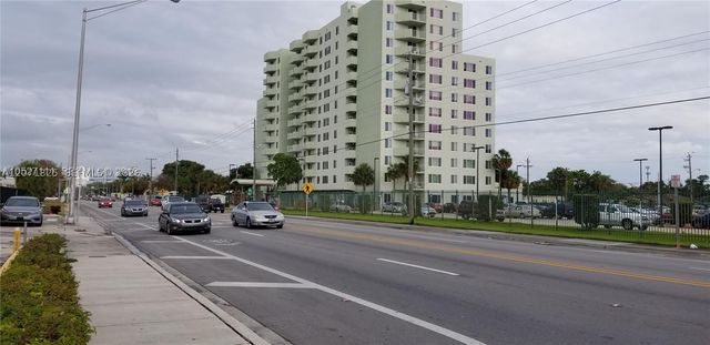 2387 NW 54th St, Miami, FL 33142