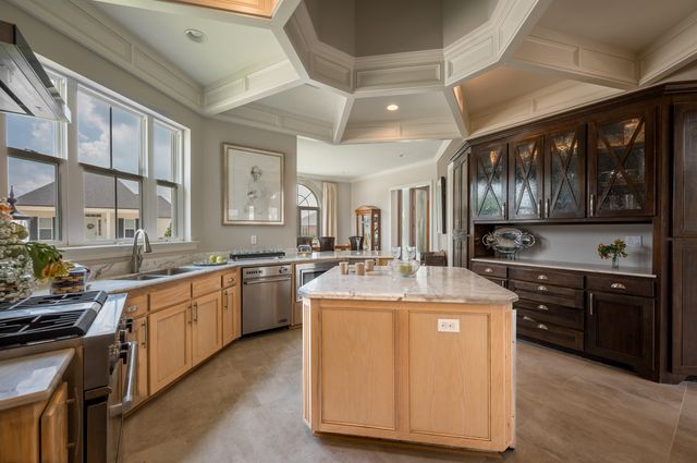 112 Menard Place, Thibodaux, LA 70301