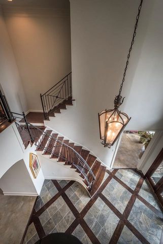 112 Menard Place, Thibodaux, LA 70301
