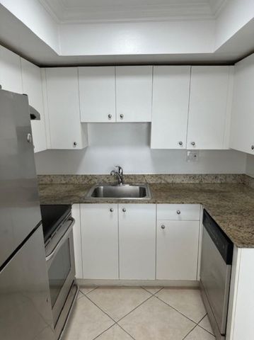 8 SE 19th Avenue 14, Pompano Beach, FL 33060