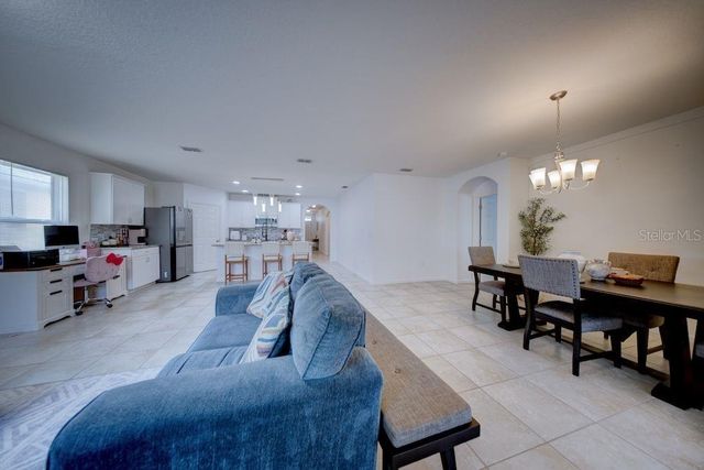 6151 NORTHWEST REGENT STREET, Port St Lucie, FL 34983