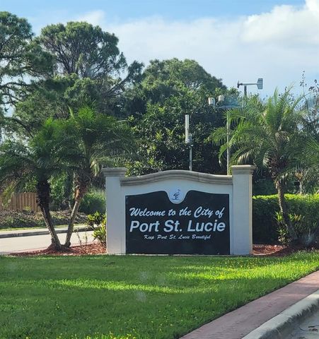 6151 NORTHWEST REGENT STREET, Port St Lucie, FL 34983