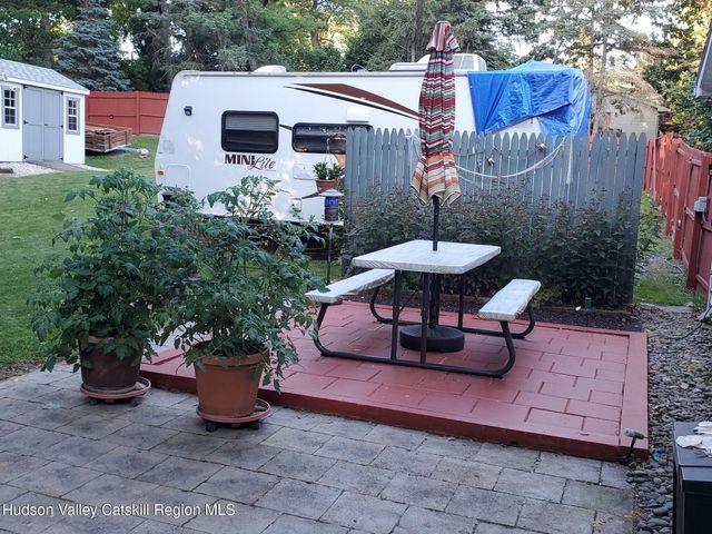 75 Oak Leaf Drive, Stuyvesant, NY 12173