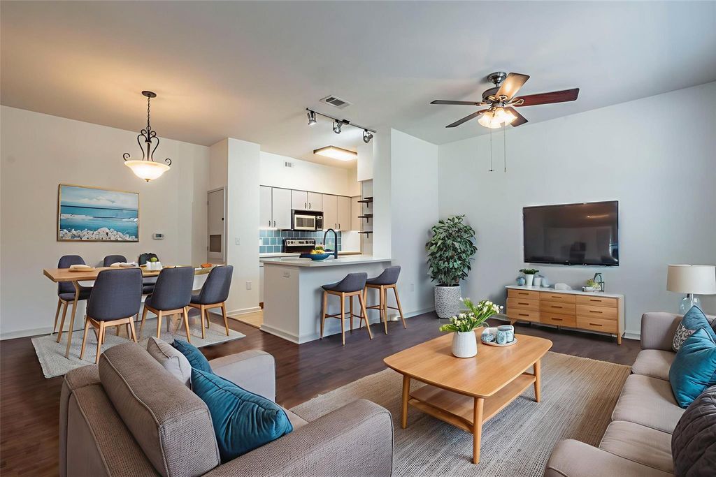 1201 Grove BLVD 702, Austin, TX 78741