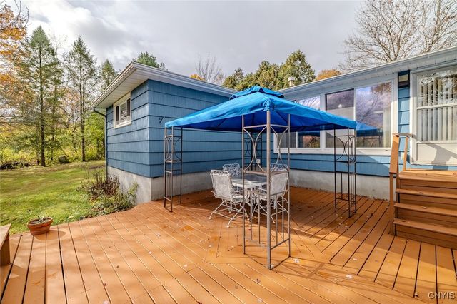 6414 Hedgerow Lane, Lafayette, NY 13078