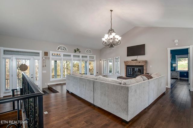 417 River Rd, Loudon, TN 37774