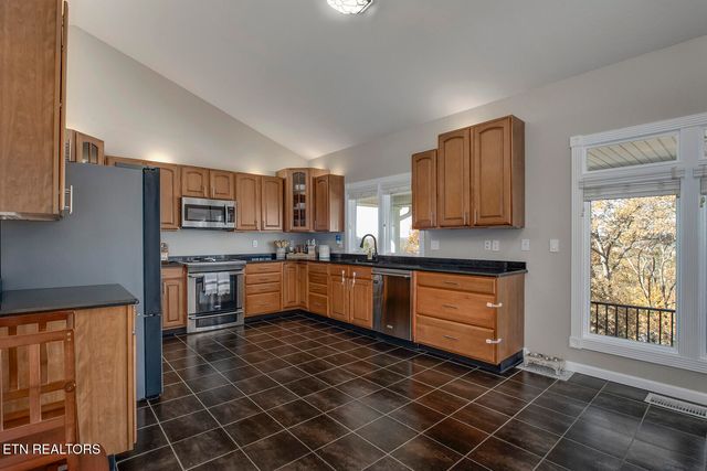 417 River Rd, Loudon, TN 37774