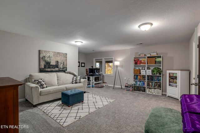 417 River Rd, Loudon, TN 37774