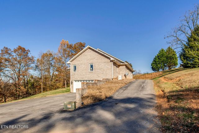 417 River Rd, Loudon, TN 37774