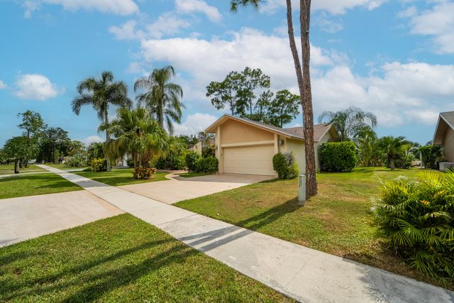 217 PARKWOOD Drive S, Royal Palm Beach, FL 33411