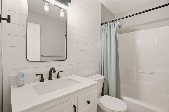 7822 N Ash Ln, Spokane, WA 99208