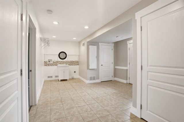 7822 N Ash Ln, Spokane, WA 99208