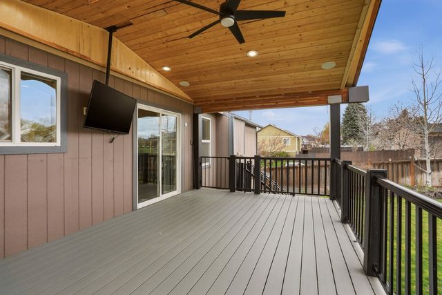 7822 N Ash Ln, Spokane, WA 99208