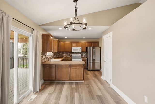 7822 N Ash Ln, Spokane, WA 99208