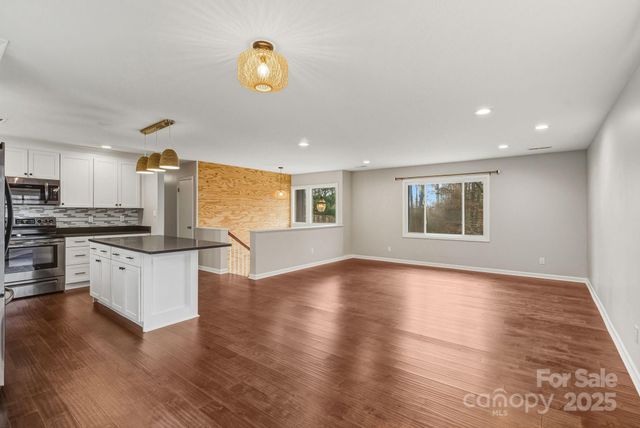 47 Pensacola Avenue, Arden, NC 28704