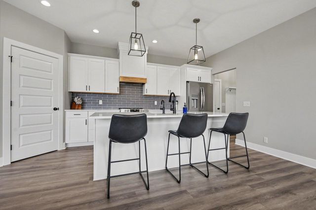 8302 Bauerridge Avenue, Jenison, MI 49428